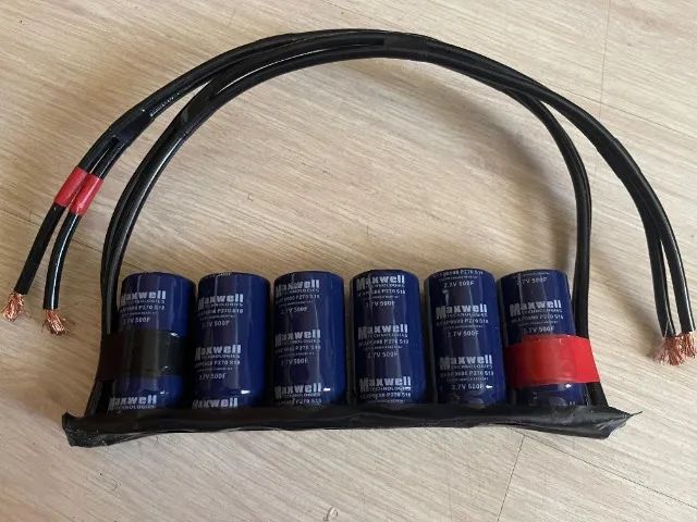 Banco de Capacitores Maxwell 16V 83F