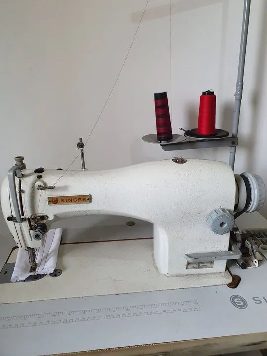Máquina Reta industrial Singer 