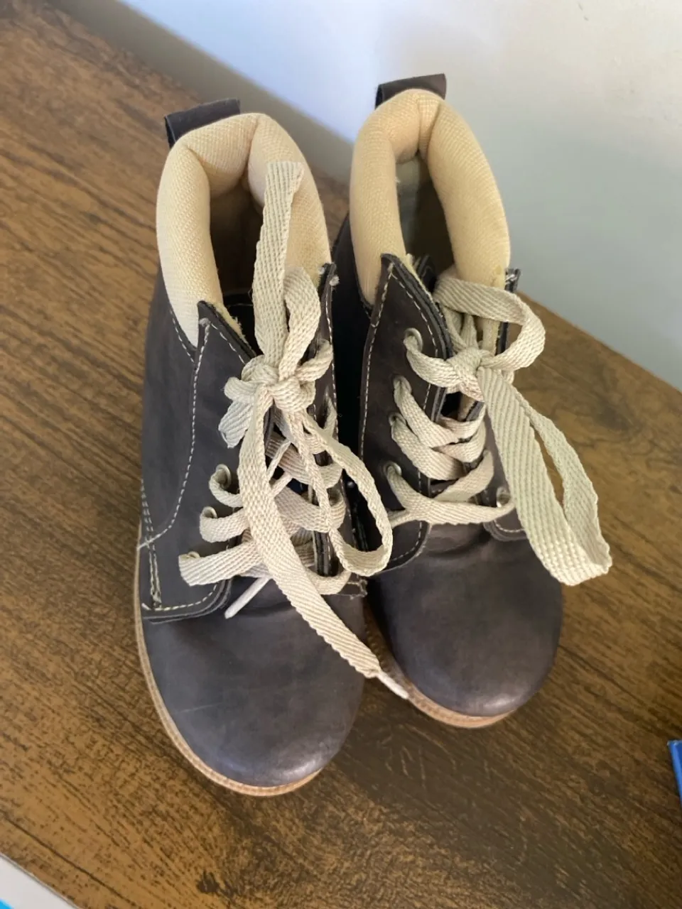 Bota e Slip on infantil TAM 26