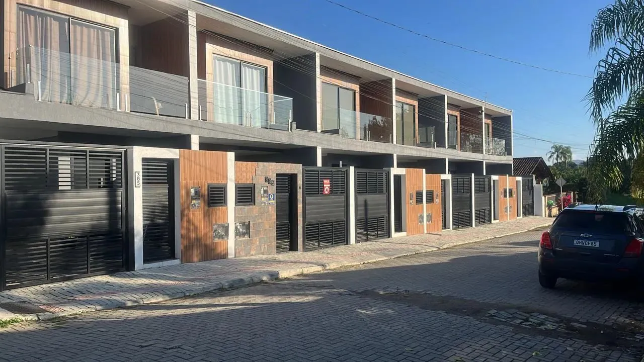 Sobrado geminado para venda - Centro - Balneário Piçarras - SC