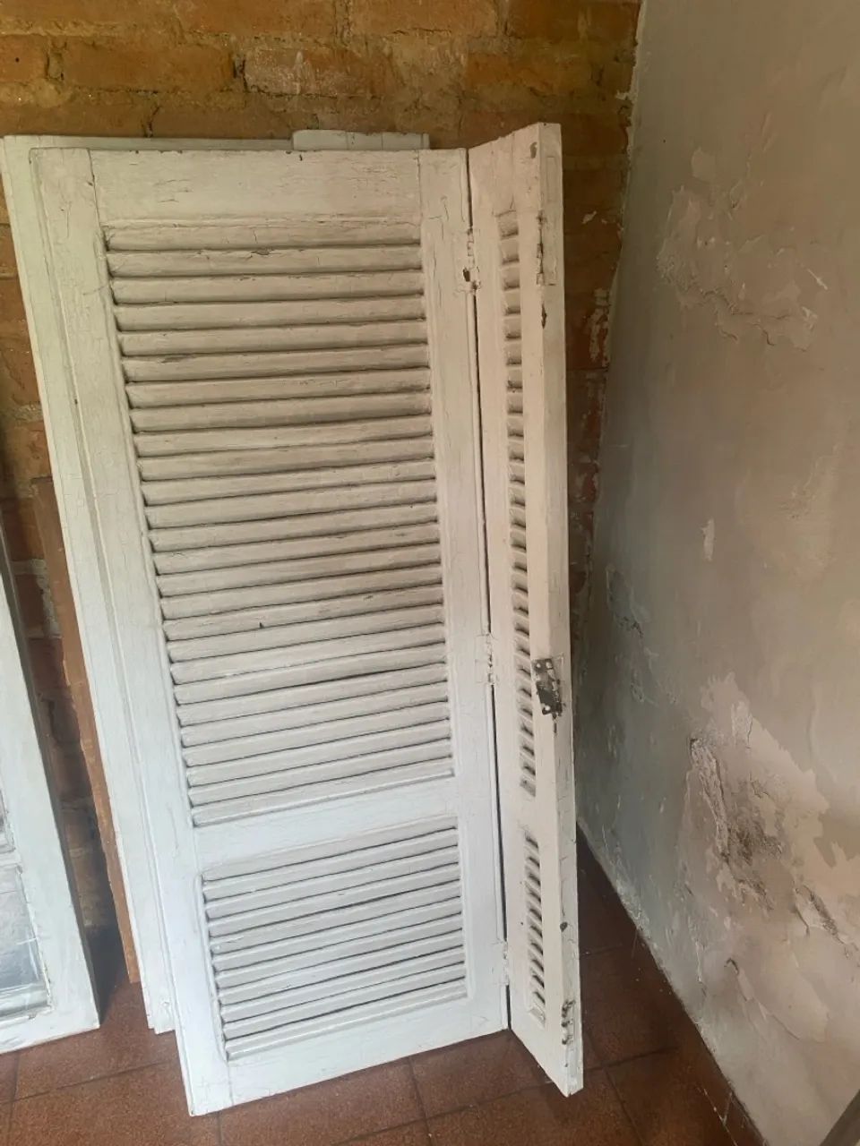 Janelas de madeira maciça para área externa - Foto 4