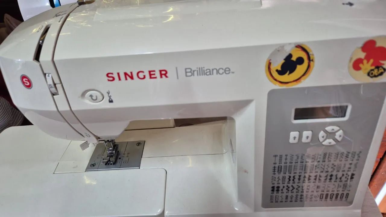 Máquina de Costura64310504065282120