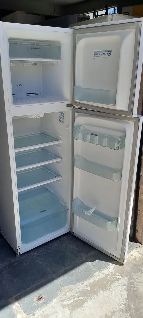 Geladeira Electrolux Frost Free Df34 - Foto 2