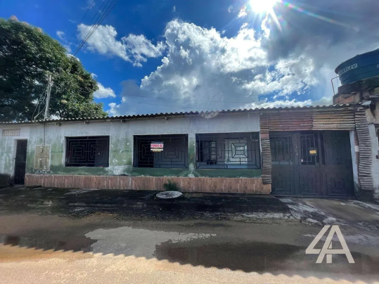 (Vende-se) Vila com 3 Casas com 1 dormitório, 10 m² por R$ 350.000 - Conceição - Porto Vel