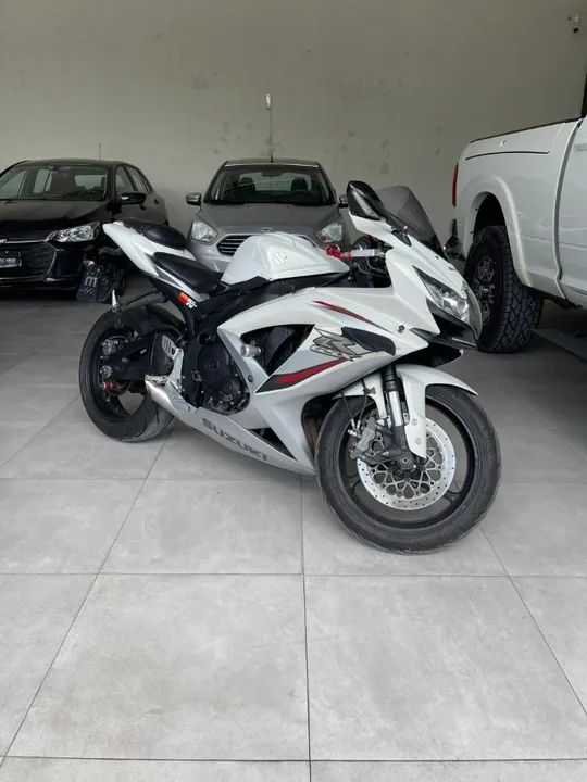 Suzuki GSXR750 Srad | 2011