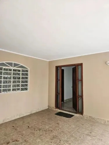 Casa a venda no Nucleo Bandeirante na 2 avenida