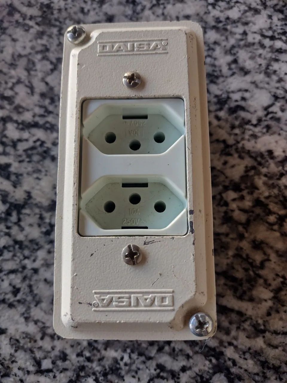 13 Conduletes de alumínio com tomadas  - Foto 3