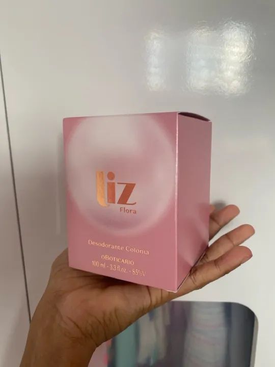 Perfume liz na caixa nunca usado