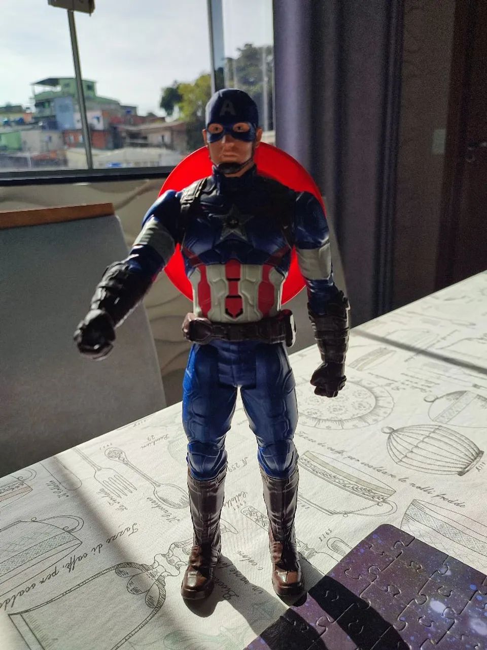Quebra-cabeça Capitão América e Boneco Colecionável - Foto 2