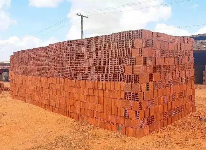 Tijolos de procedência  - Foto 3