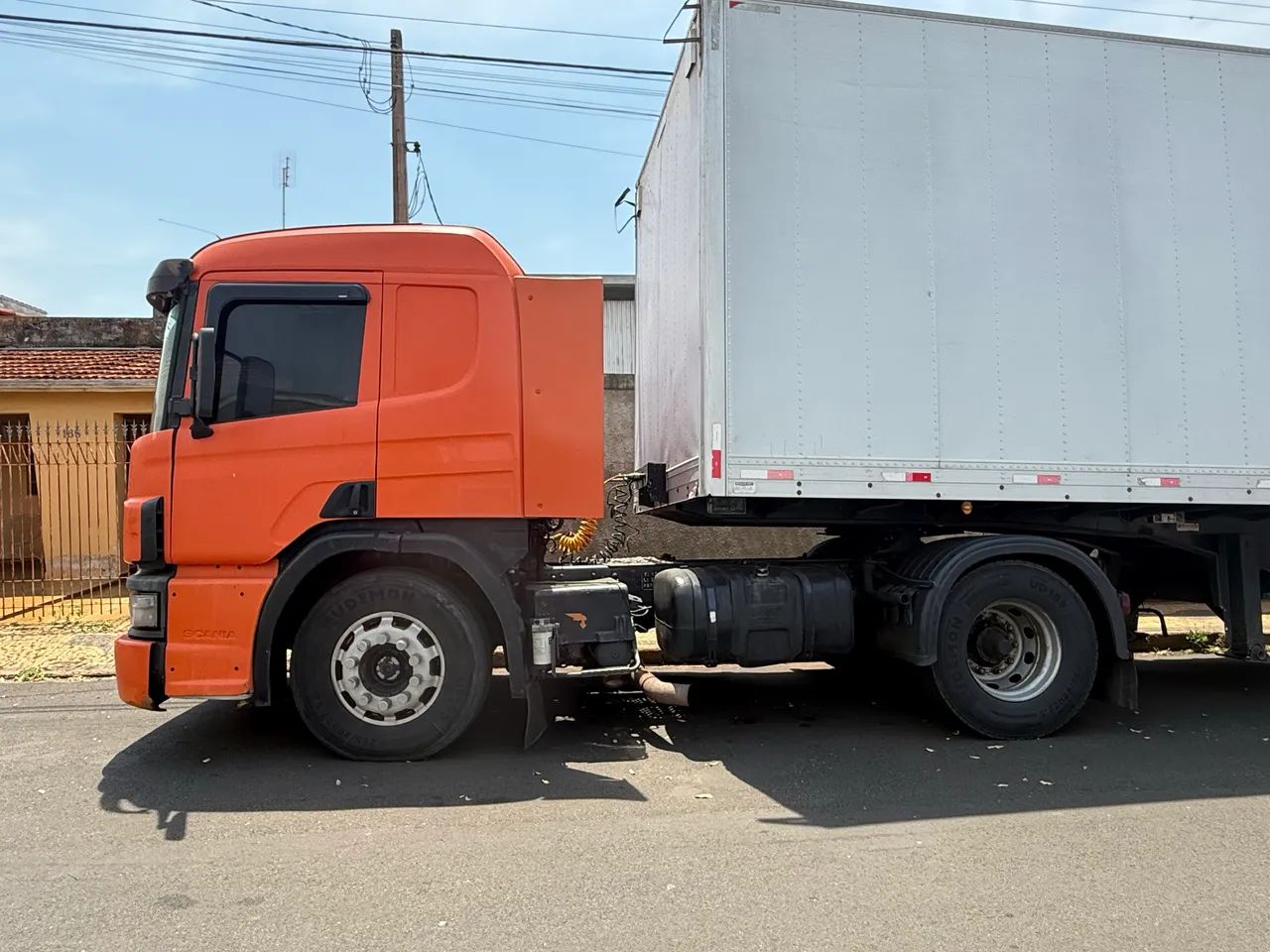 Scania P340 - Ano 2006  - Foto 10