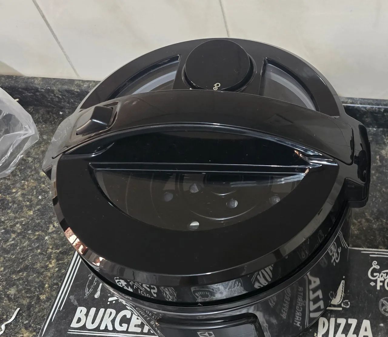 Panela de Arroz Elétrica Electrolux ERC10 Efficient 2 em 1 Preto/Inox - 110V - Foto 3