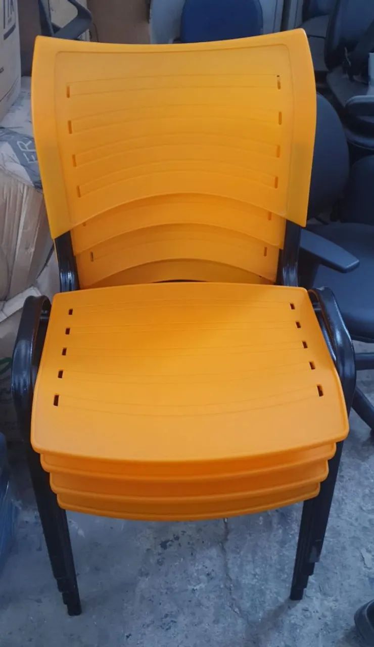 Cadeira fixa polipropileno empilhavel 4 pes  - Foto 2