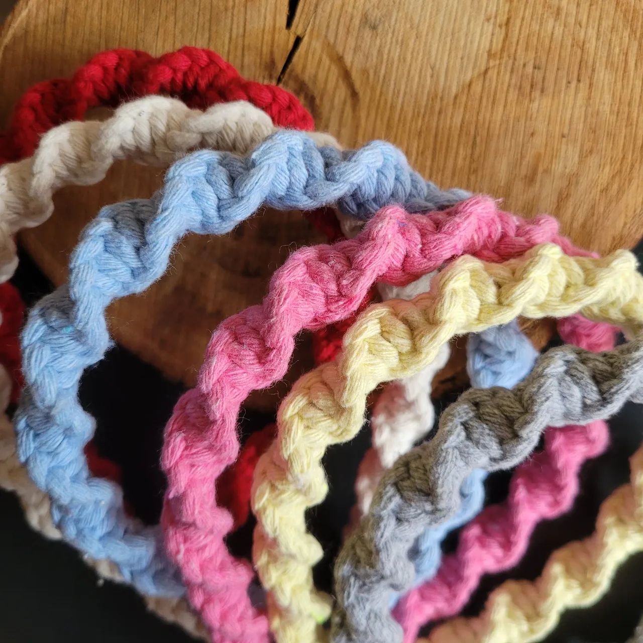 Tiara em macramê infantil - amarela - Foto 2