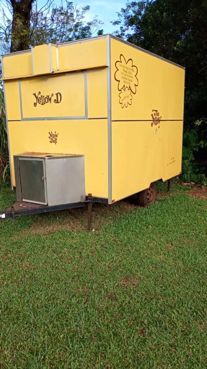 TRAILLER AMARELO