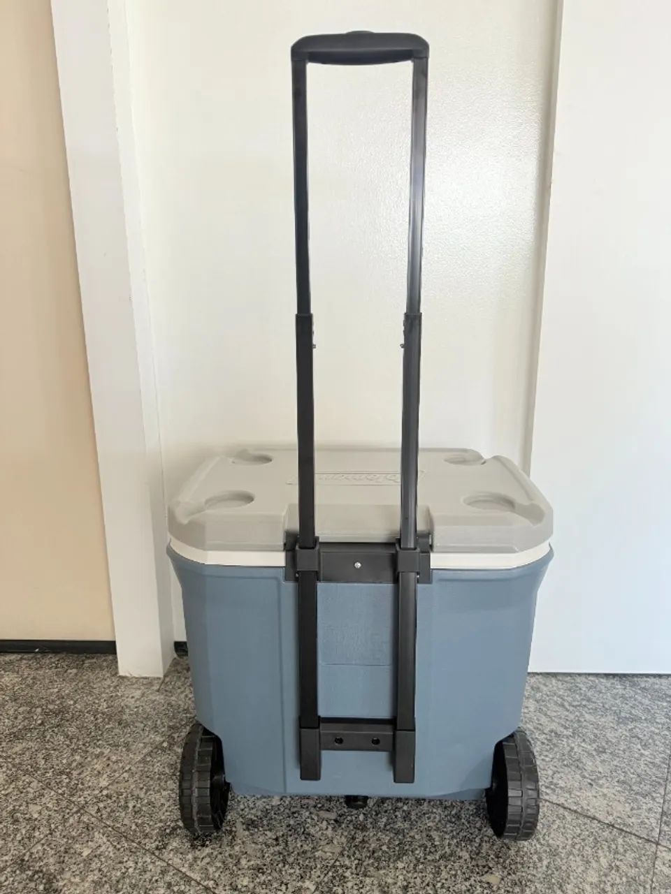 Cooler Coleman 56 litros c/ rodinhas Novo em Perfeito Estado - Foto 4