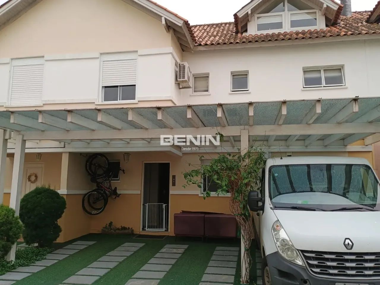 Sobrado em Condomínio em MOINHOS DE VENTO com 226.66 m² , 4 quarto(s) , 1 suíte(s) , 3 vag