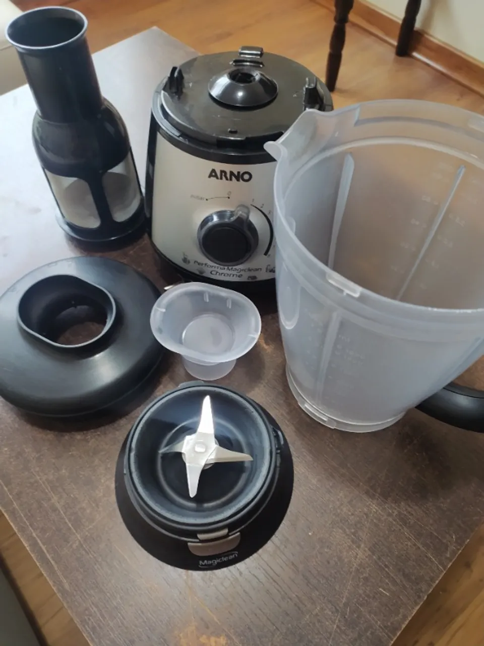 Liquidificador Arno Magiclean Chrome