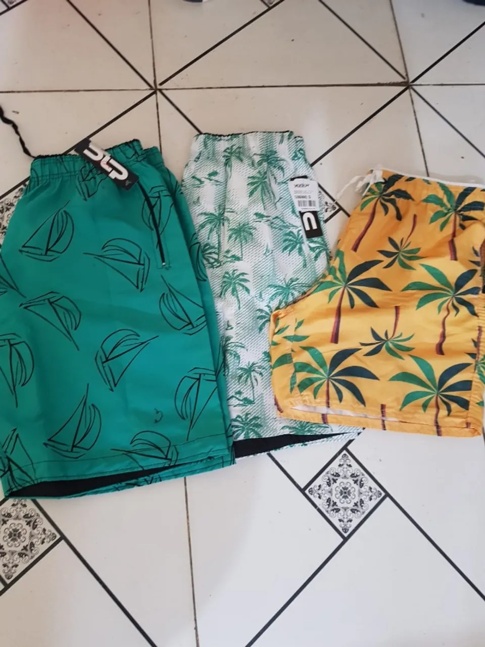 Bermudas em tactel