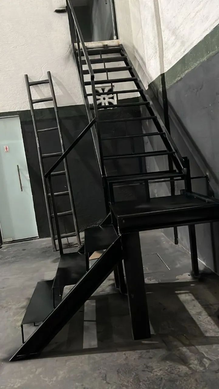 Escada de aço  - Foto 4