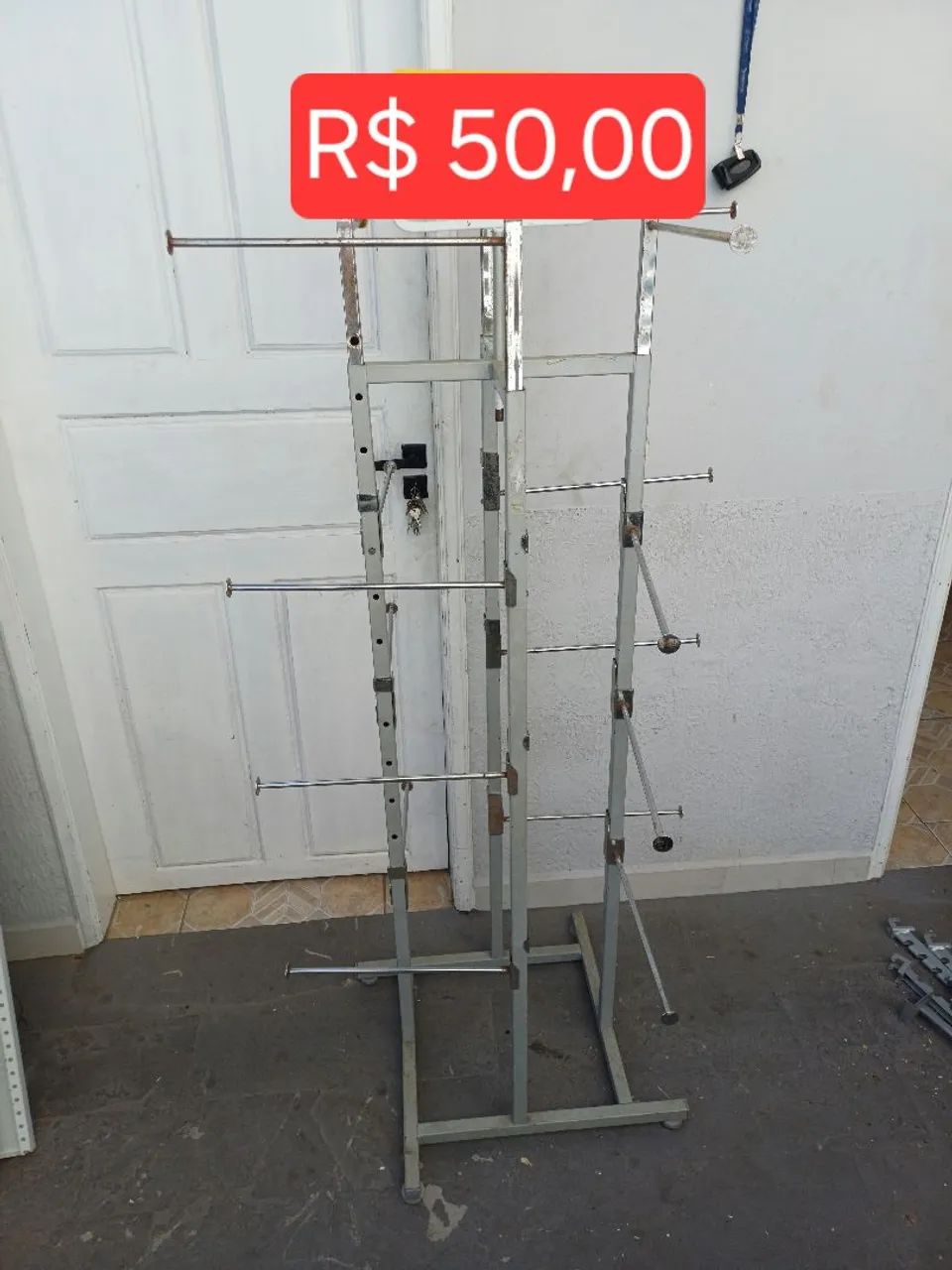 Armário de ferro e Arara de roupas para loja - Foto 2