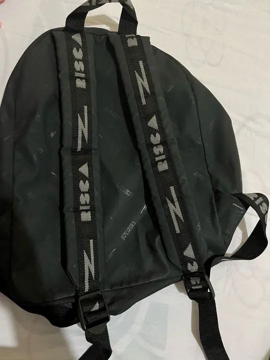 Mochila Rígida Preta - Ideal para o Trabalho - Foto 3