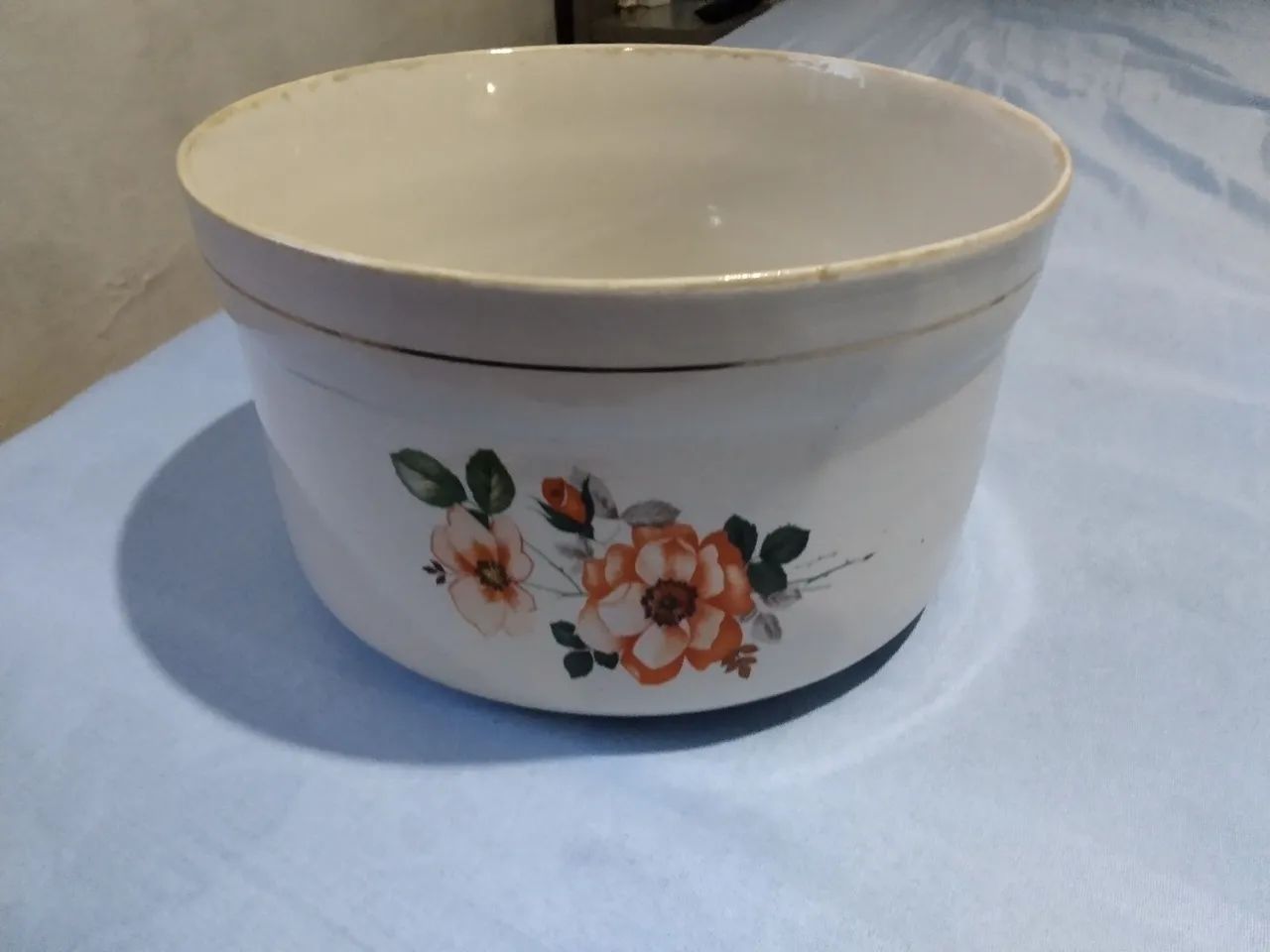 Antiga tigela grande em porcelana Pedreira, pintada a mão