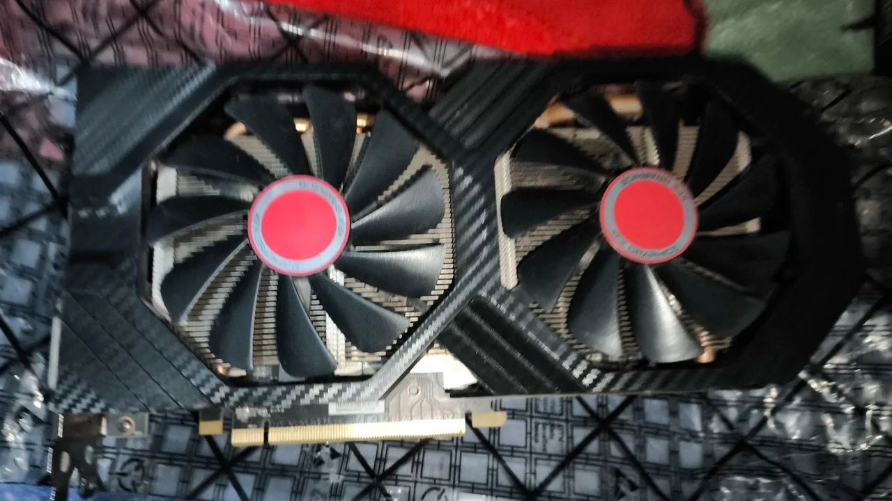 RX 590 funcionando em perfeito estado 64302737278723122