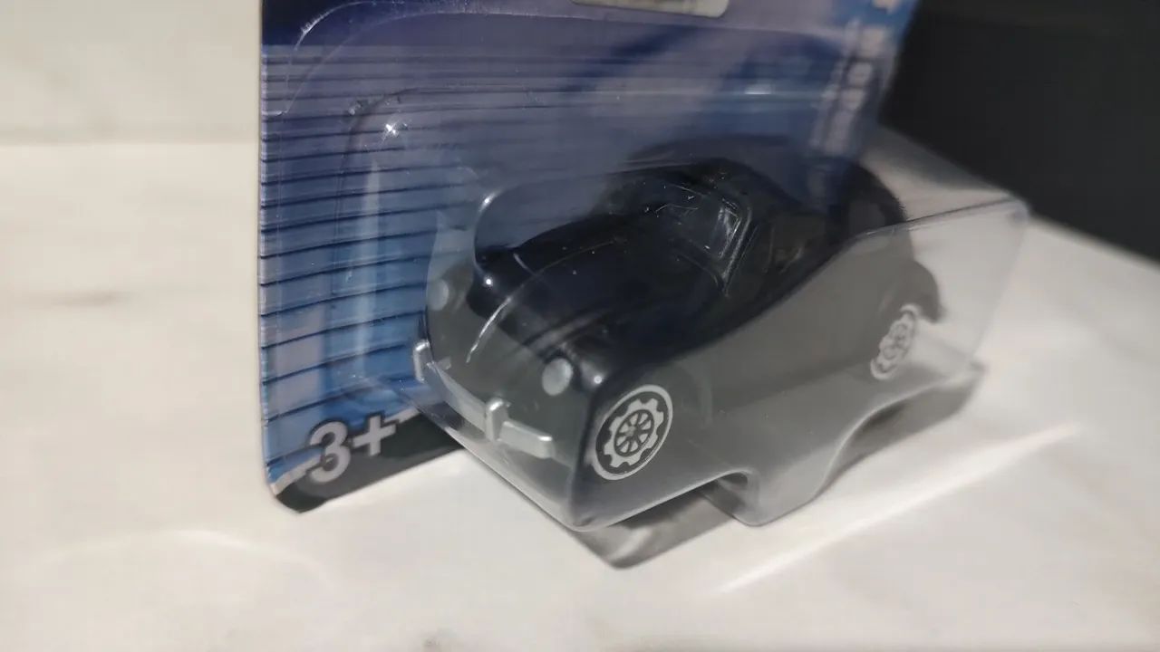 Kit com 2 Miniaturas - Volkswagen Fusca e Kool Kombi - Foto 3