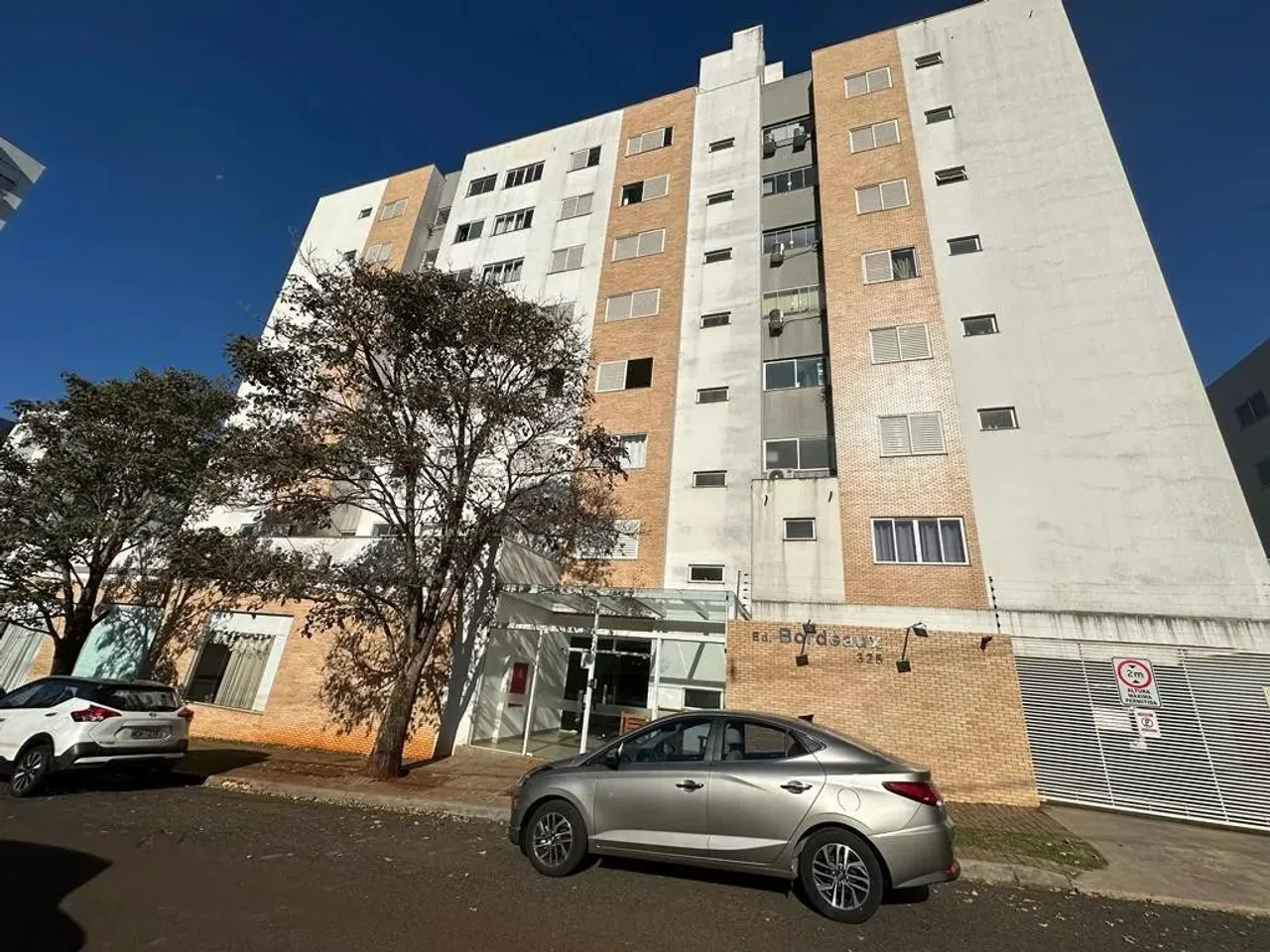 Apartamento com 2 quartos para alugar por R$ 1900.00, 67.72 m2 - VILA MARUMBY - MARINGA/PR