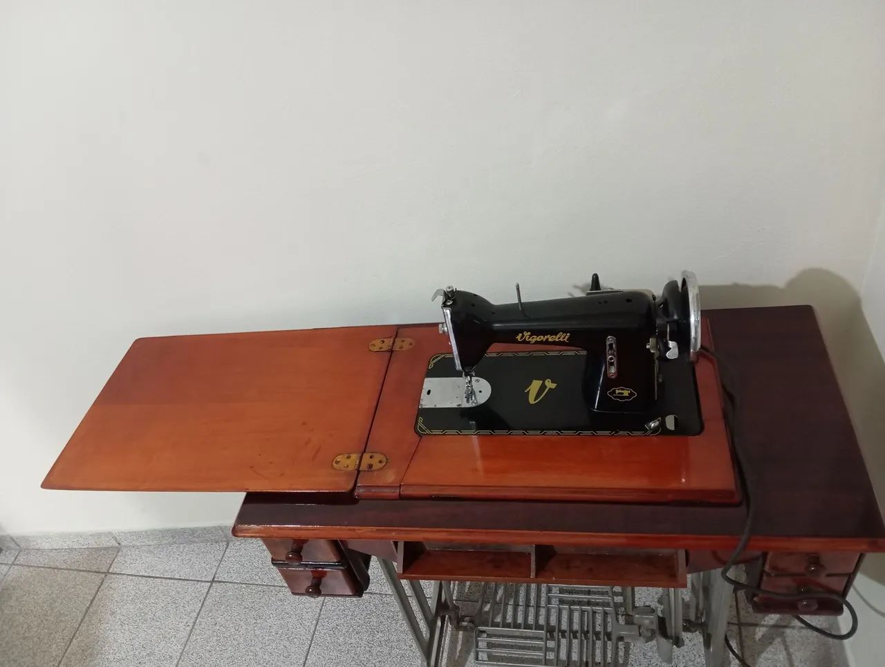 Máquina de Costura Vigorelli Antiga - Funcionando (elétrica) - Foto 3