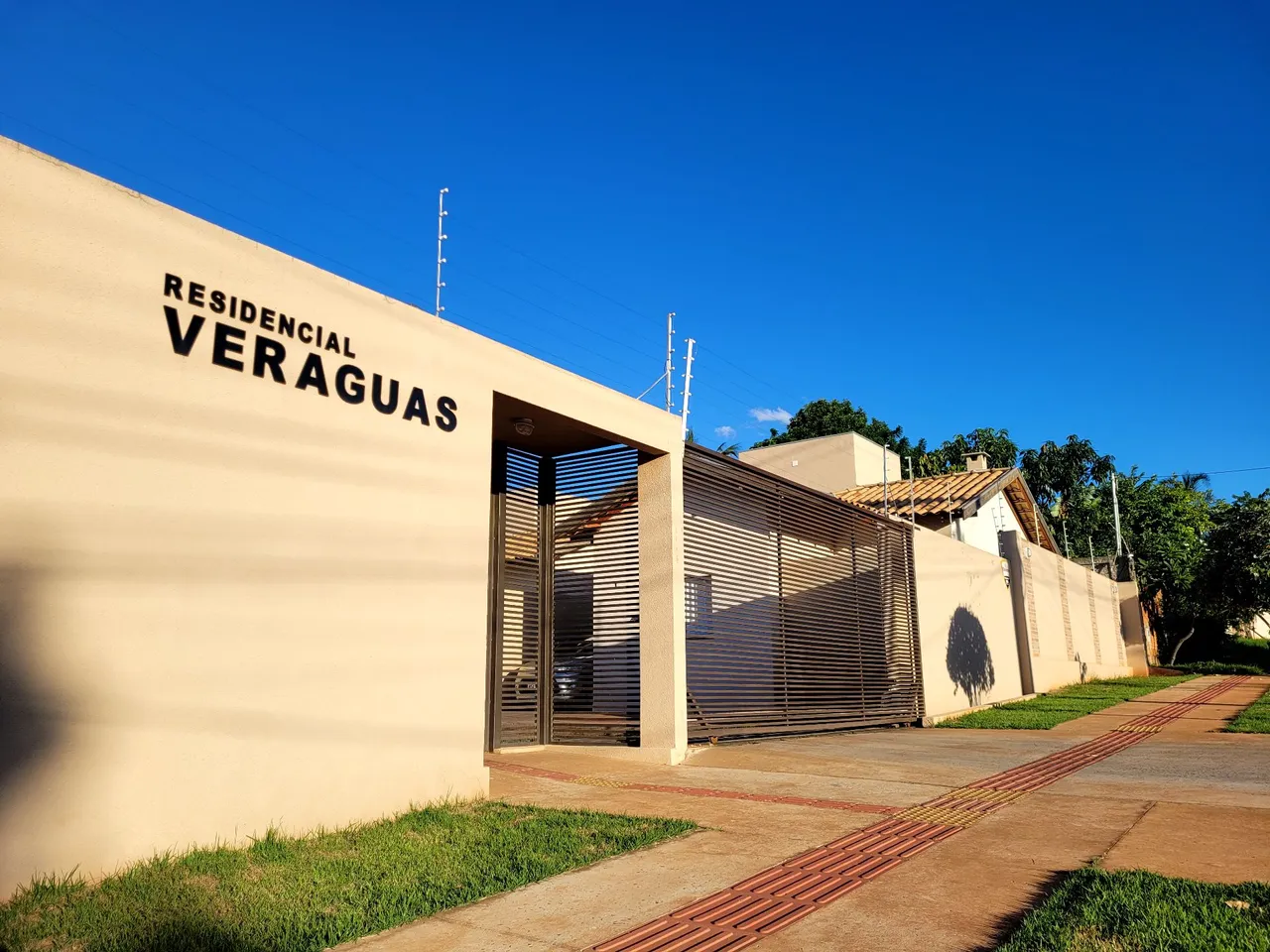 Casa em Condomínio Rica em móveis Planejados e com linda área gourmet