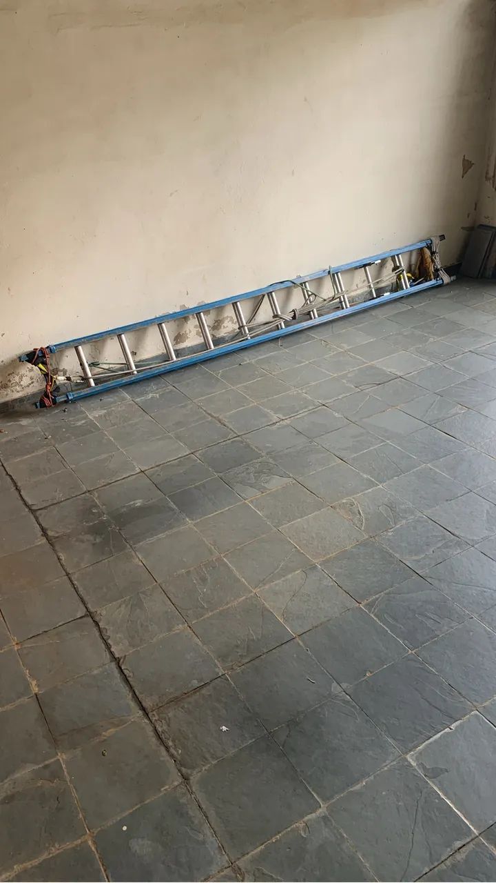 Vende-se escada de fibra