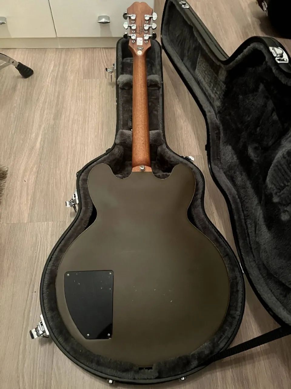 Guitarra Epiphone Tom Delonge Signature ES-333 c/ Case Blink 182