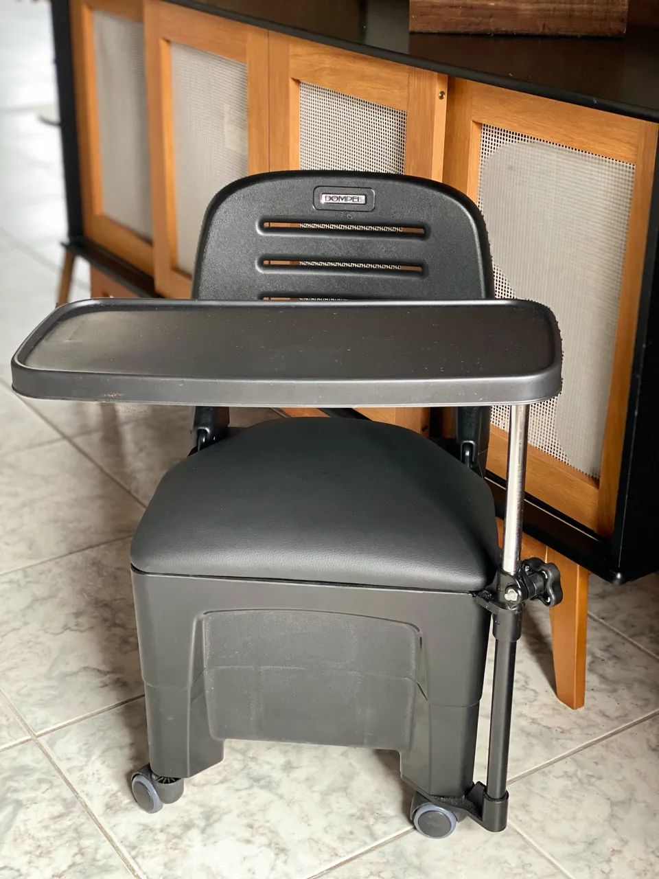 Cadeira manicure Dompel cirandinha nova - Foto 4