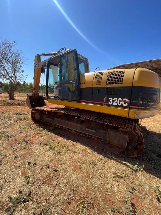 Escavadeira Caterpillar 320C
