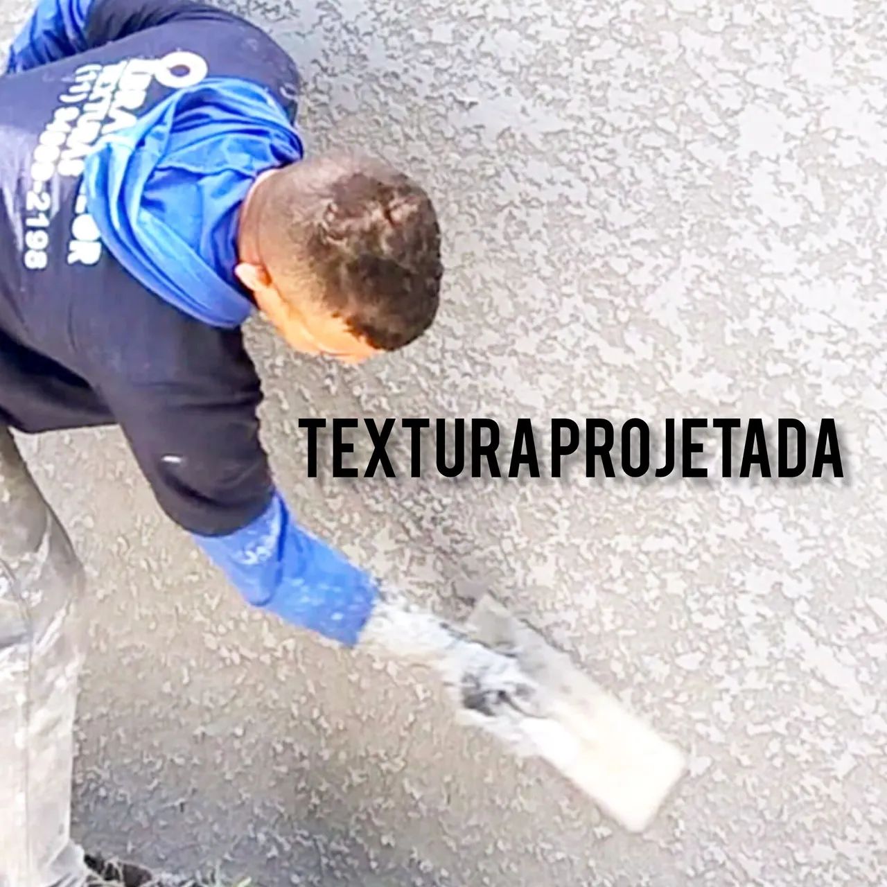 textura projetada e pedras naturais.