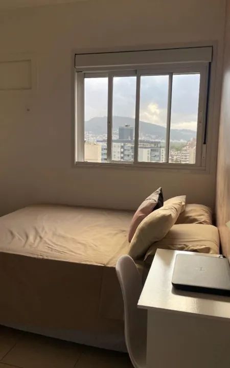Alugo lindo QUARTO em Itacorubi - Apenas mulheres - Foto 5