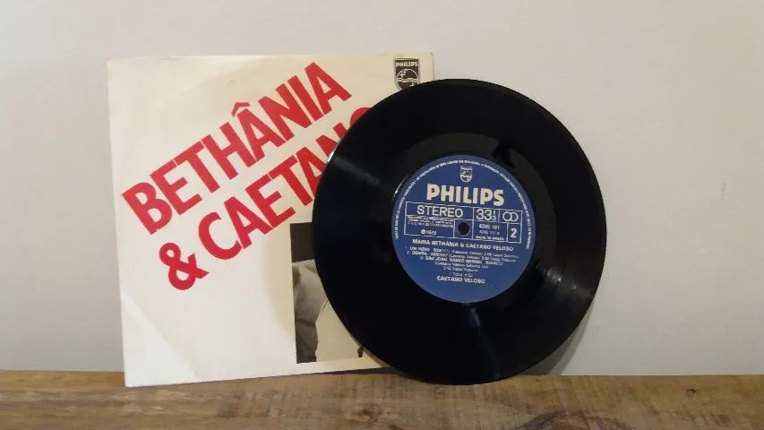 Compacto Triplo - Maria Bethânia Caetano Veloso 1979  - Foto 3