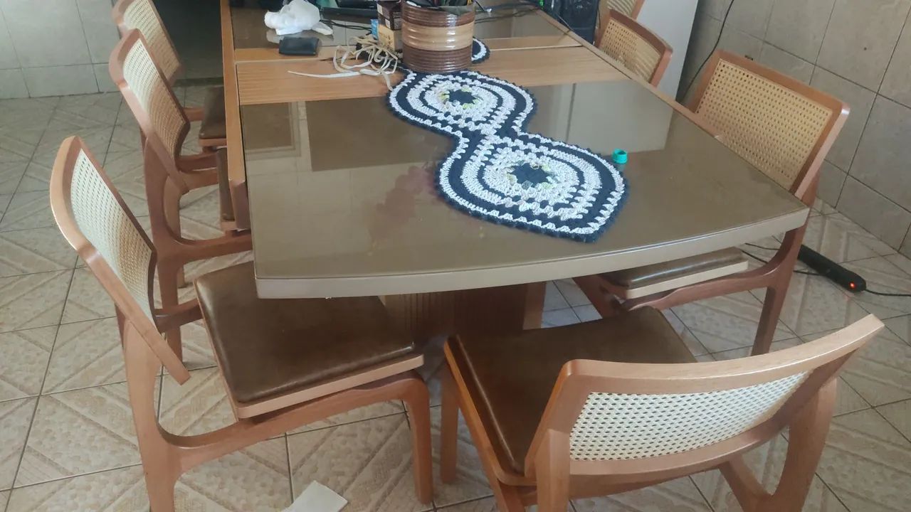 Vendo mesa de jantar,com banquetas. - Foto 2