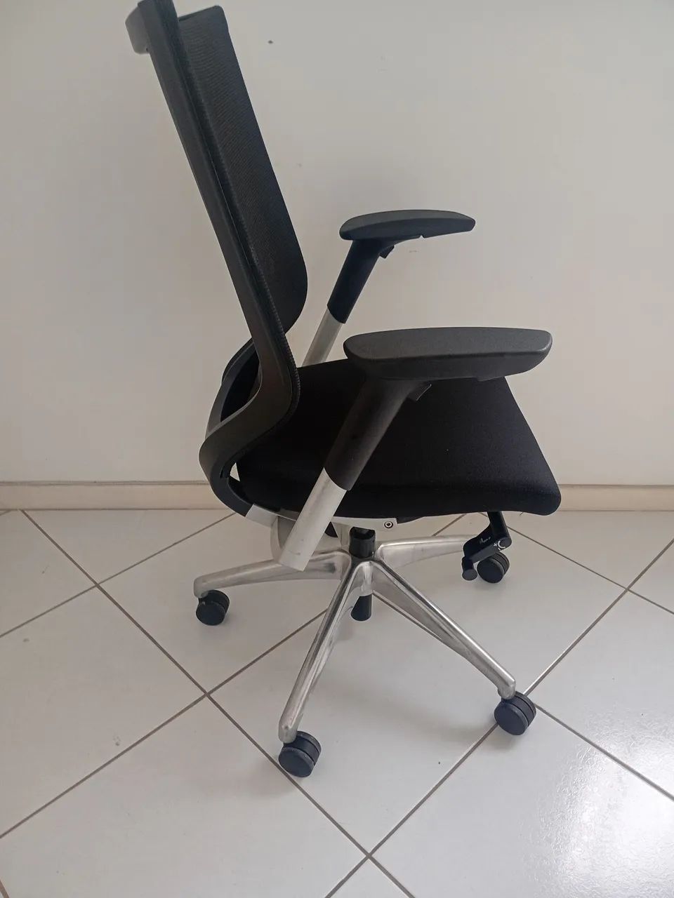 Cadeira de escritório Giroflex  - Foto 3