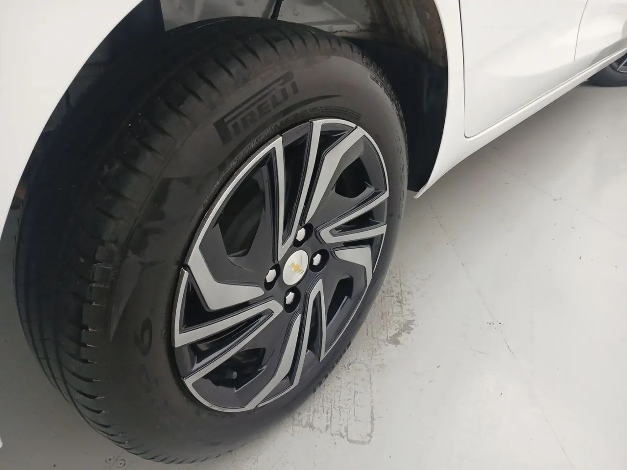 Chevrolet Onix Hatch 1.0 12V Flex Mec. 4P, foto 14 de 18