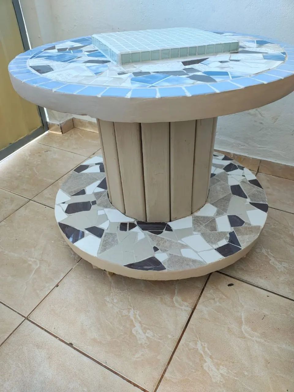 Mesa artesanal em carretel!