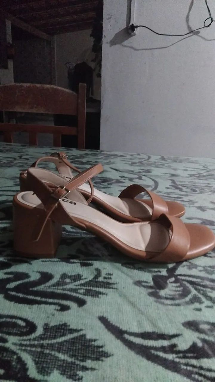 Sandália molecca Vende-se 