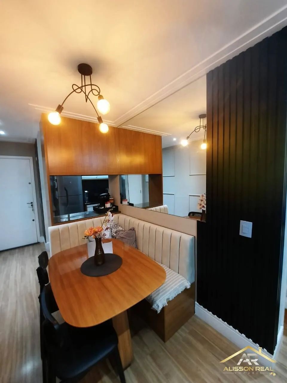 Apartamento de 59 m² com 2 dorms (1 suíte) e 1 vaga  Metropolitan