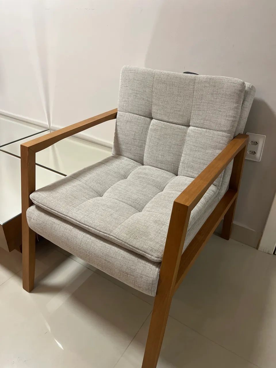 Vendo Mesa de centro e 2 poltronas da Luciana móveis  - Foto 4