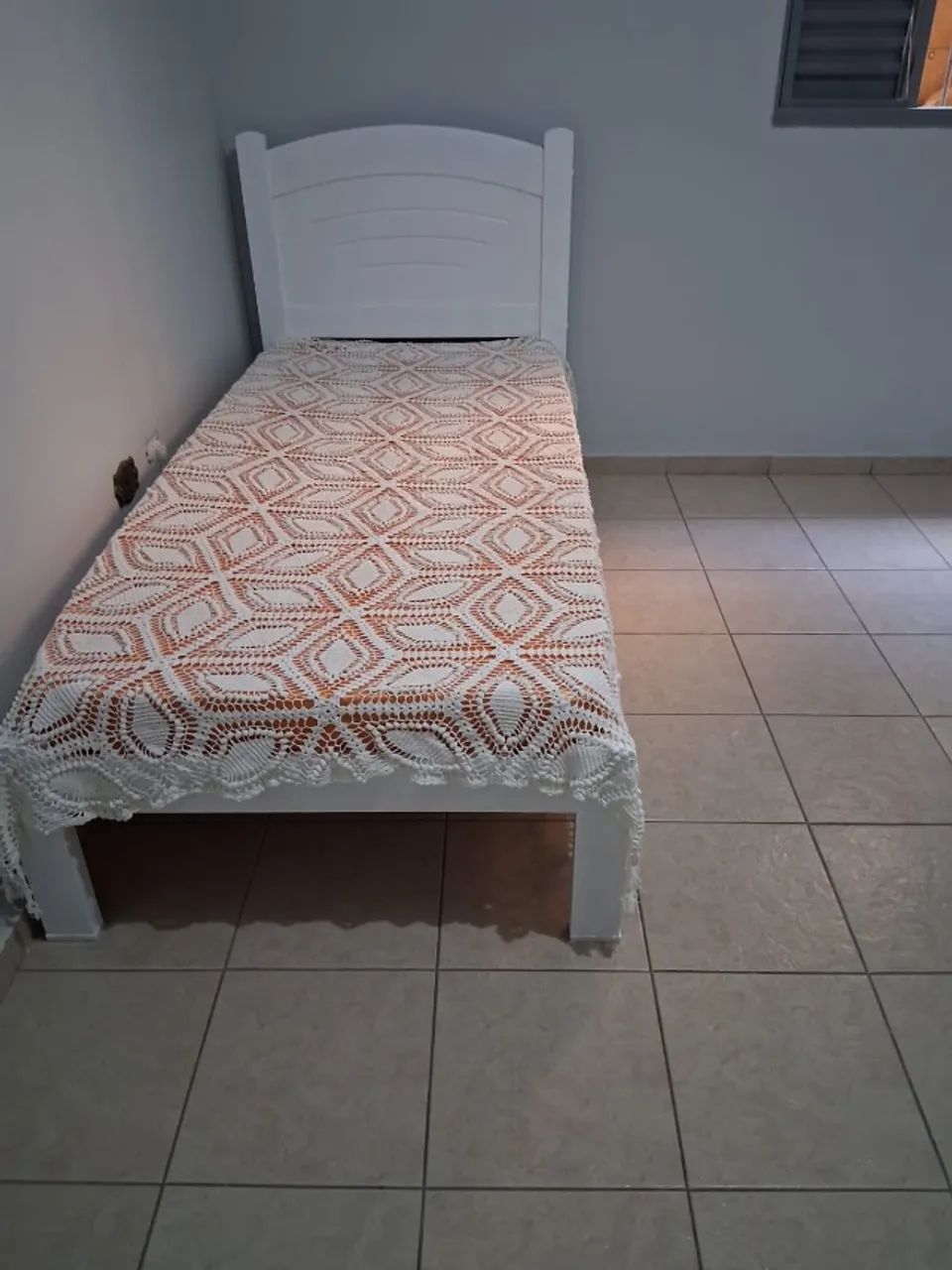 Cama de Solteiro Branca
