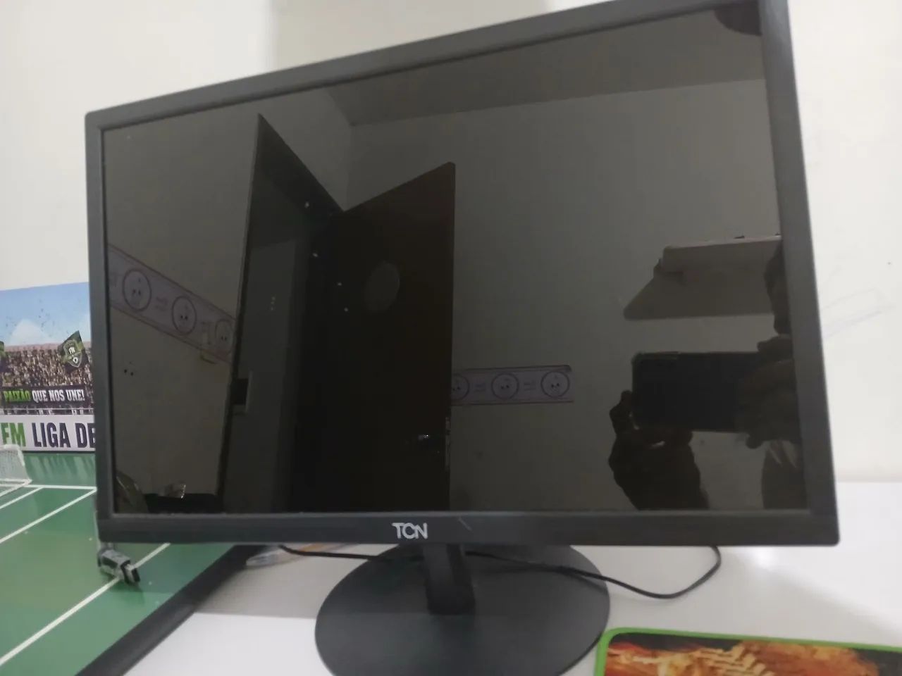 Monitor 18 polegadas 75hz 1 mes de uso