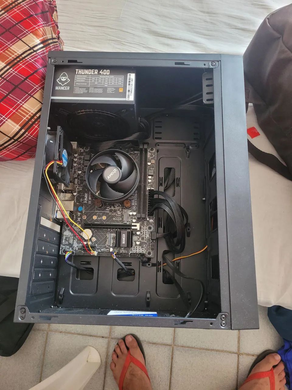 Computador usado para vender logo