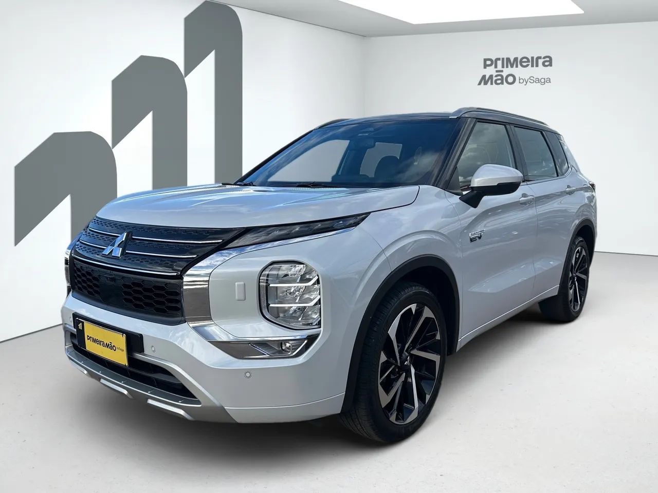 Mitsubishi Outlander OUTLANDER Signature 2.4 4x4 Aut (Híb) 2026